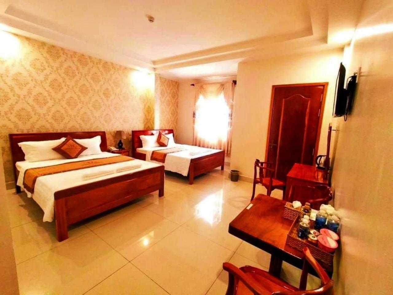 Khách Sạn Tường Vy Rạch Giá Exterior foto