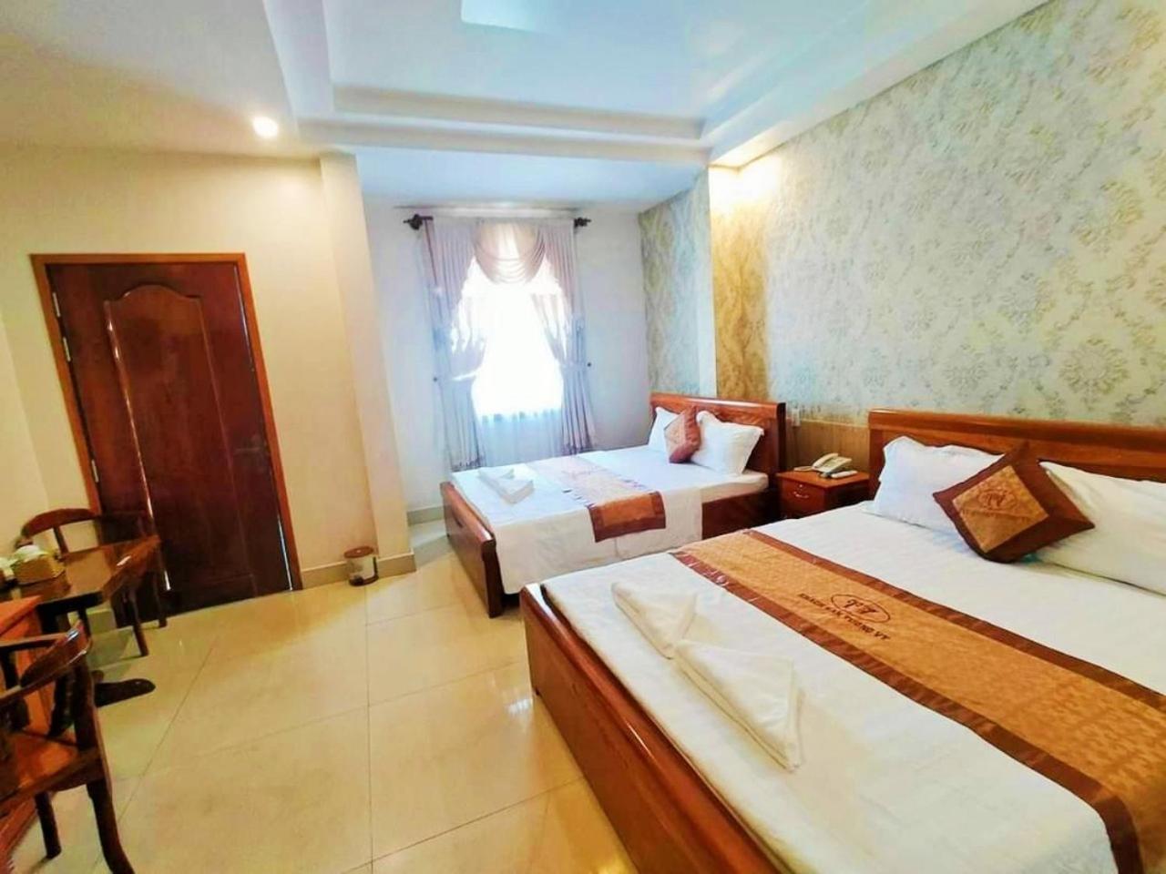 Khách Sạn Tường Vy Rạch Giá Exterior foto