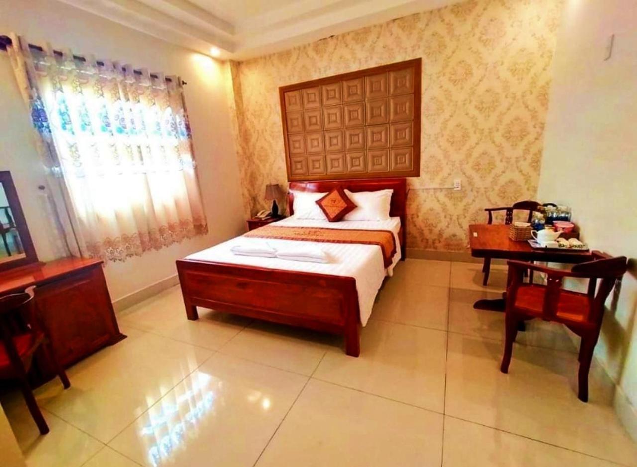 Khách Sạn Tường Vy Rạch Giá Exterior foto