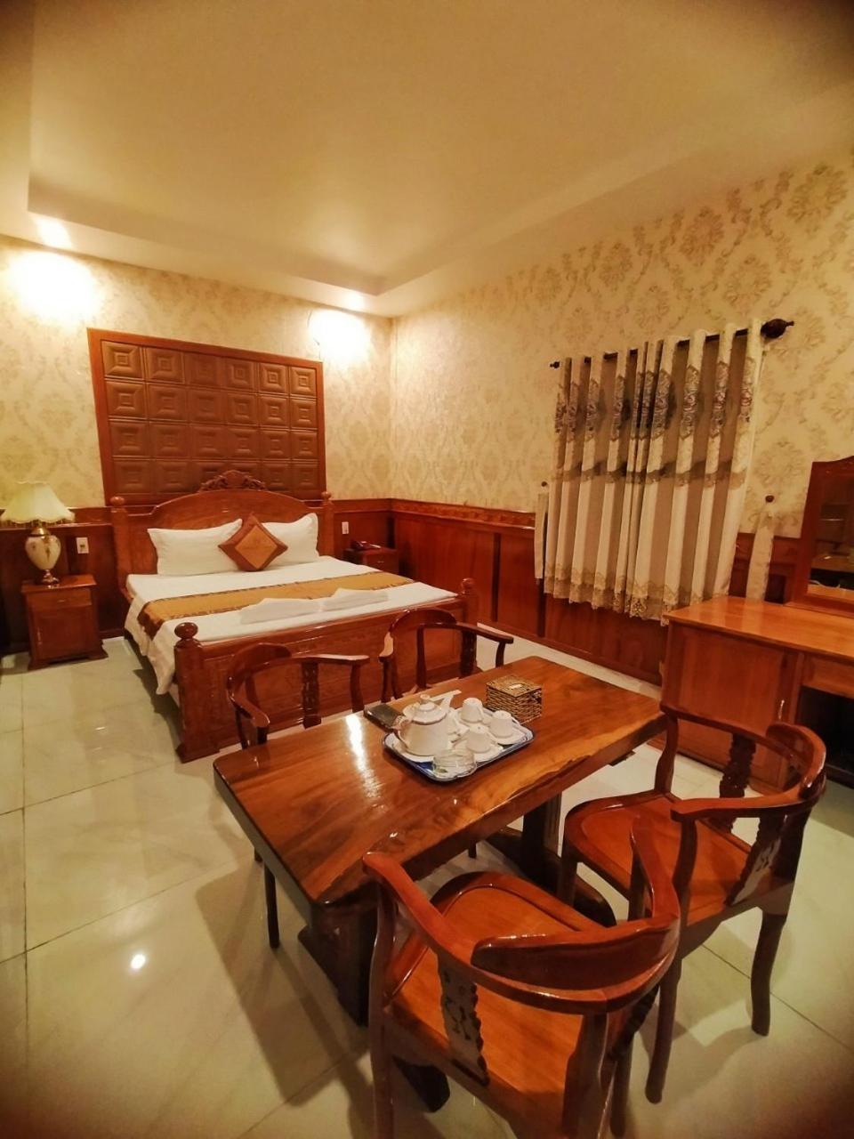 Khách Sạn Tường Vy Rạch Giá Exterior foto