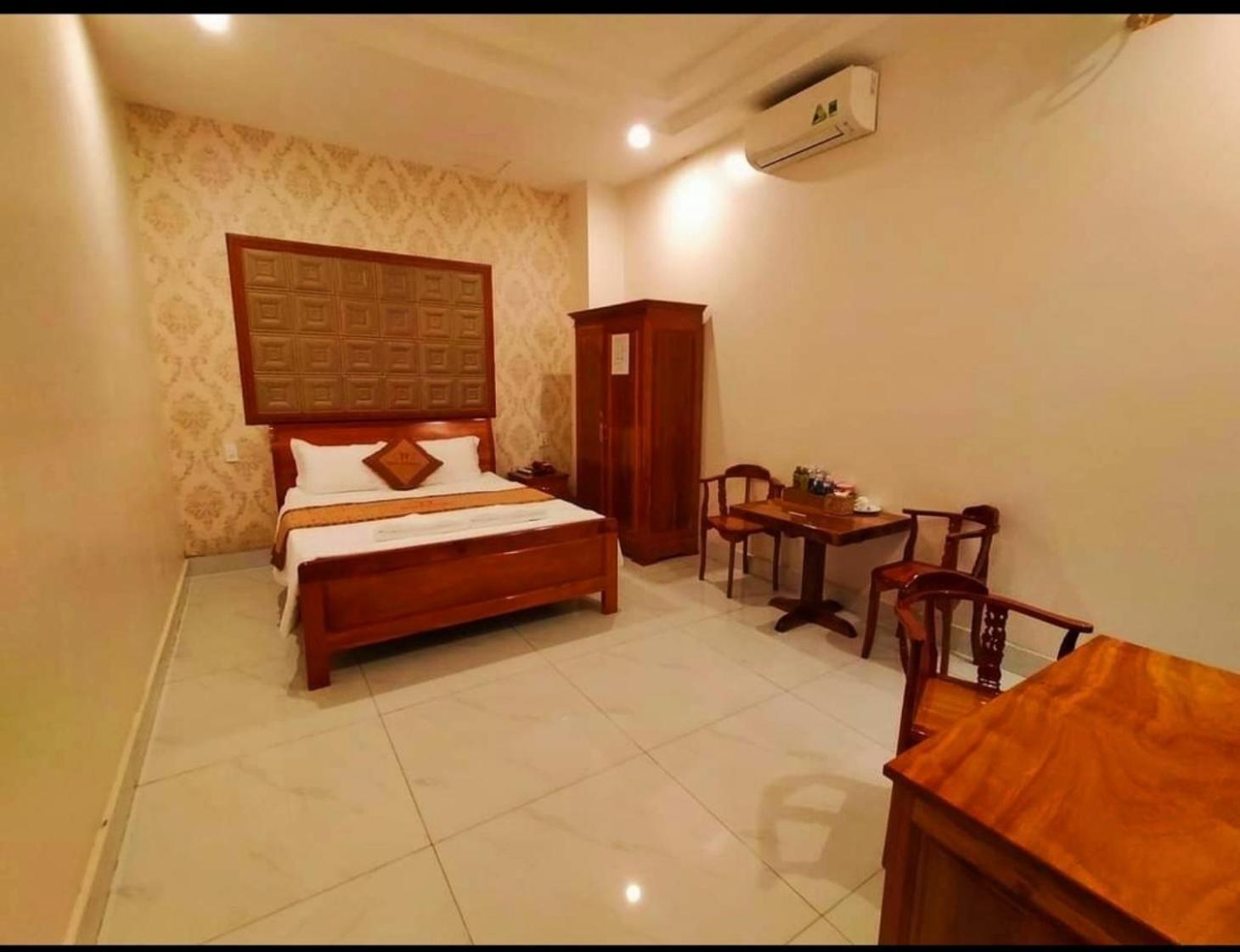 Khách Sạn Tường Vy Rạch Giá Exterior foto