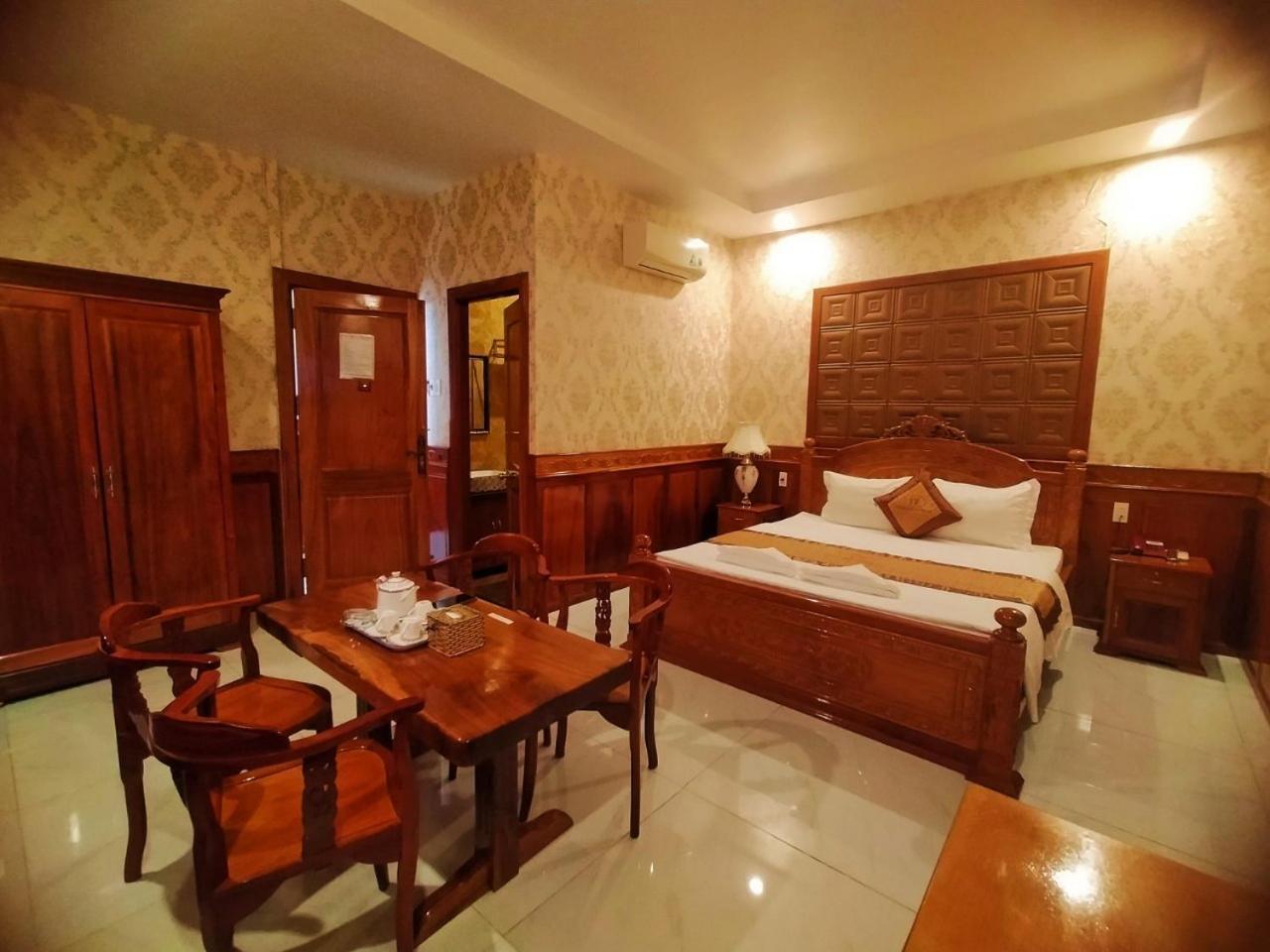 Khách Sạn Tường Vy Rạch Giá Exterior foto