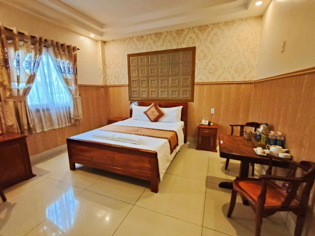 Khách Sạn Tường Vy Rạch Giá Exterior foto